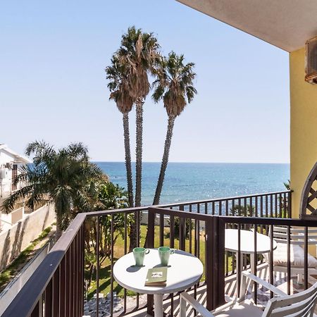 B&B La Terrazza Sul Mare アヴォラ エクステリア 写真