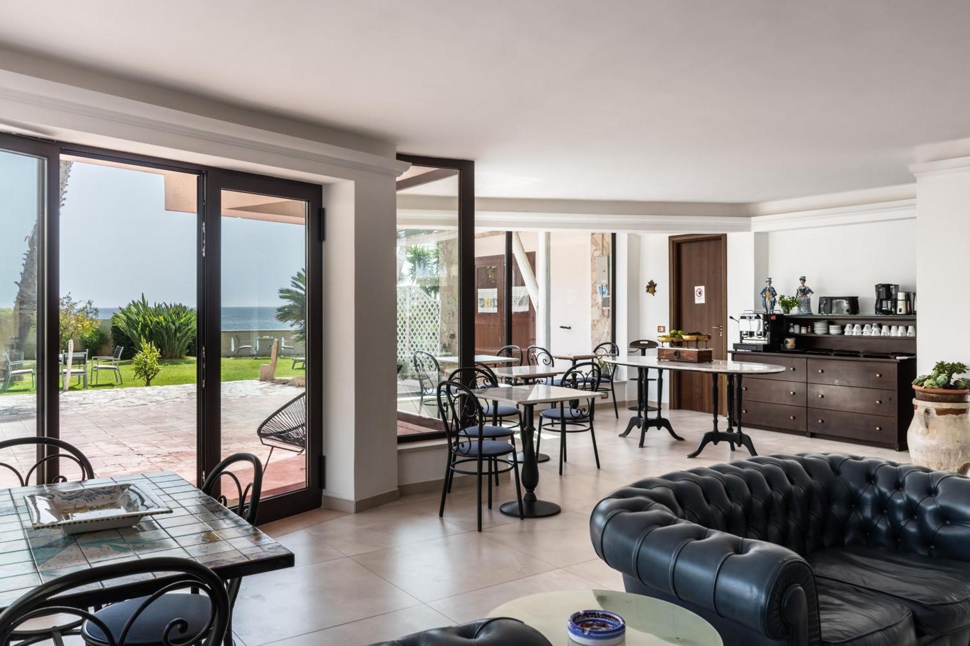 B&B La Terrazza Sul Mare アヴォラ エクステリア 写真