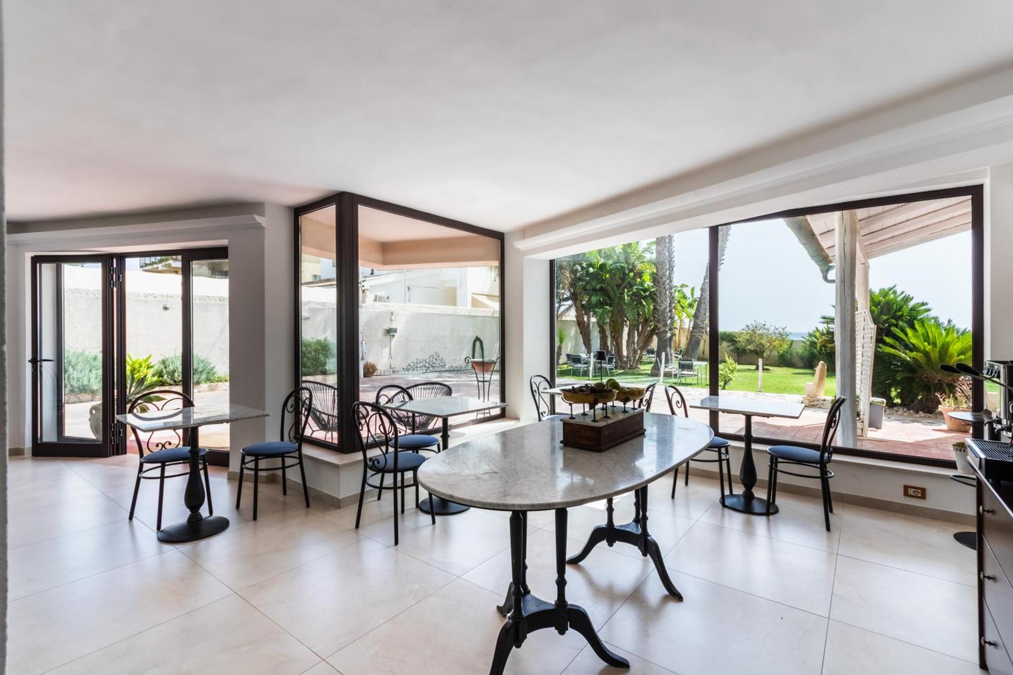 B&B La Terrazza Sul Mare アヴォラ エクステリア 写真