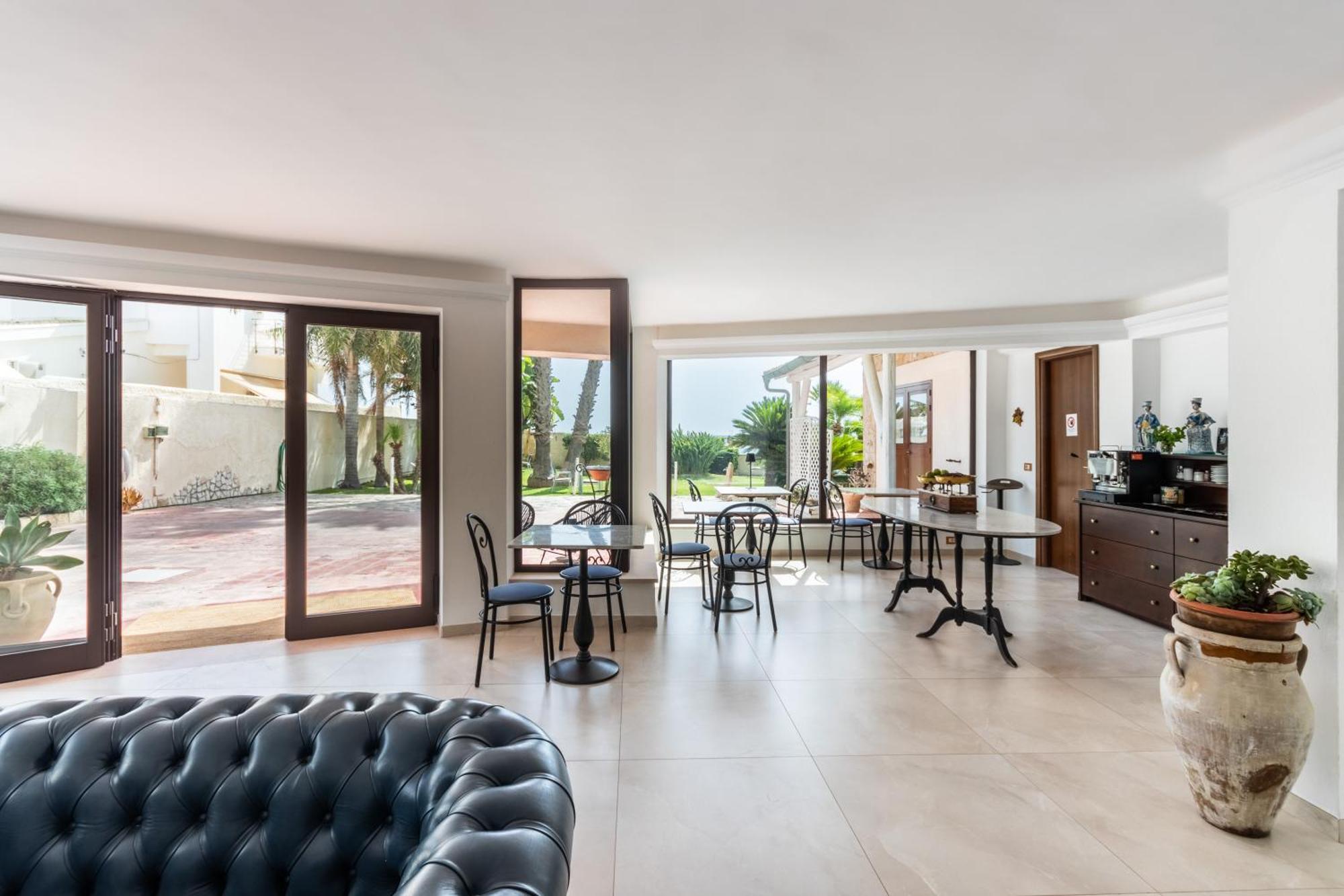 B&B La Terrazza Sul Mare アヴォラ エクステリア 写真