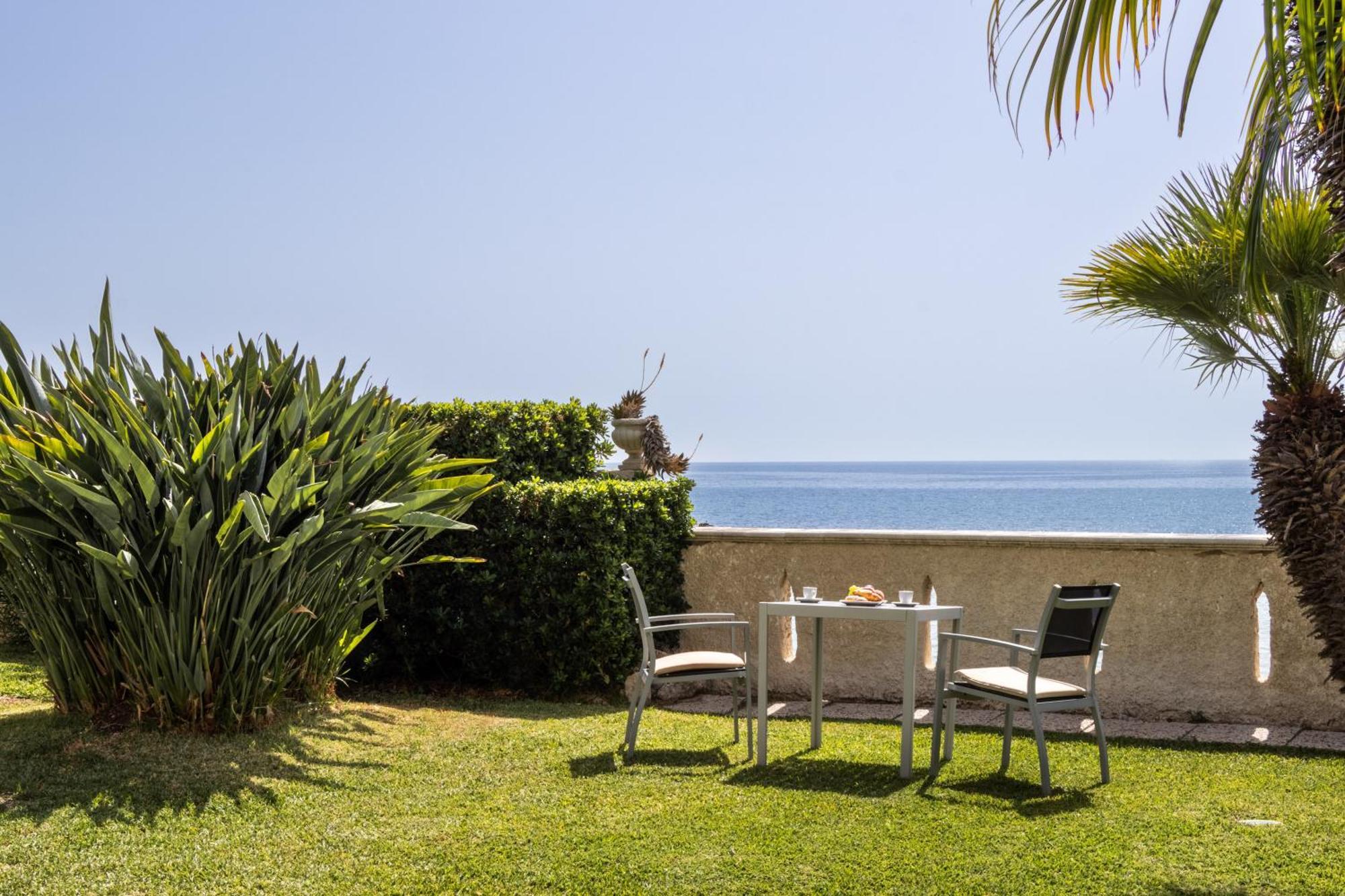B&B La Terrazza Sul Mare アヴォラ エクステリア 写真
