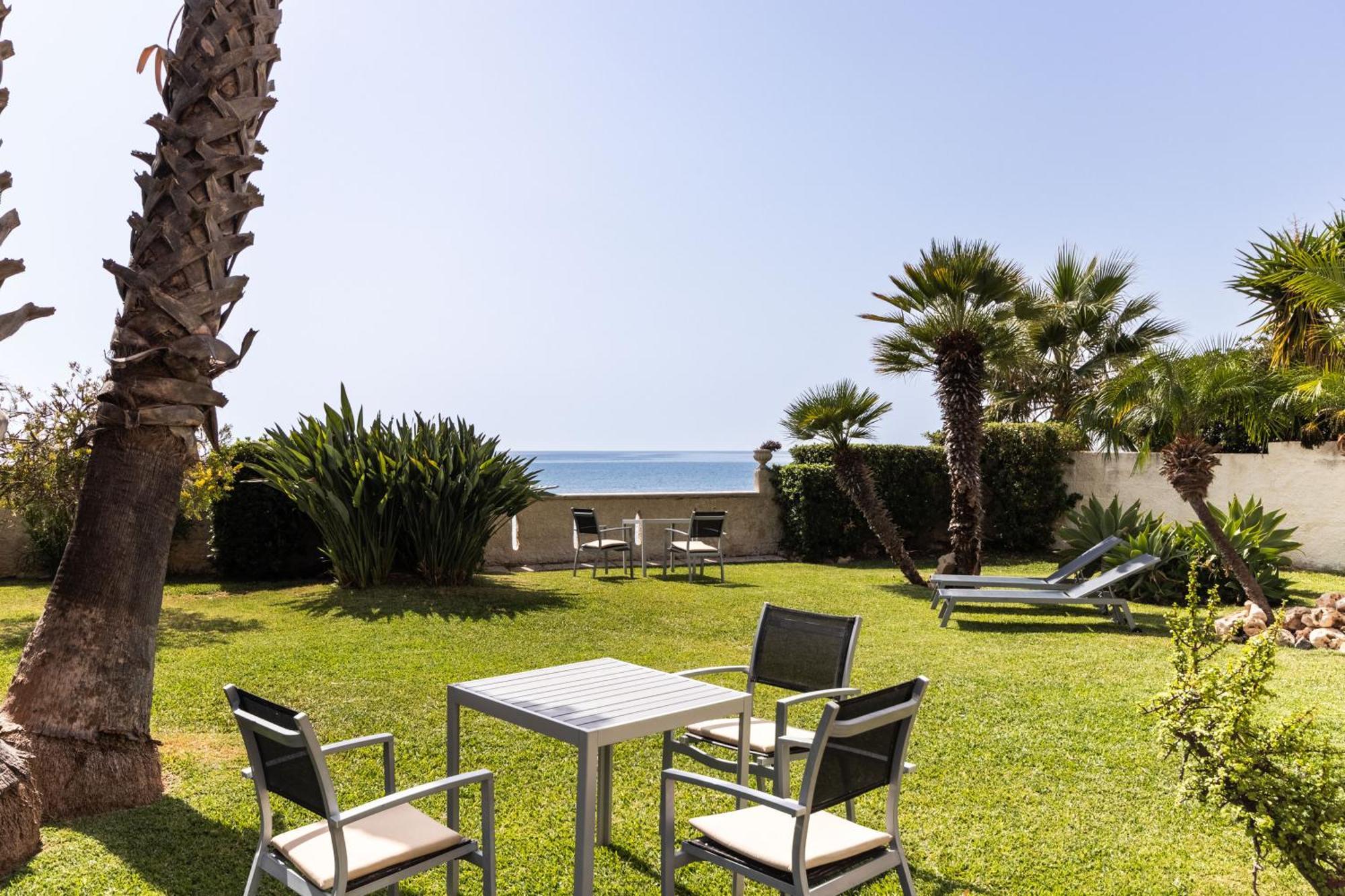 B&B La Terrazza Sul Mare アヴォラ エクステリア 写真