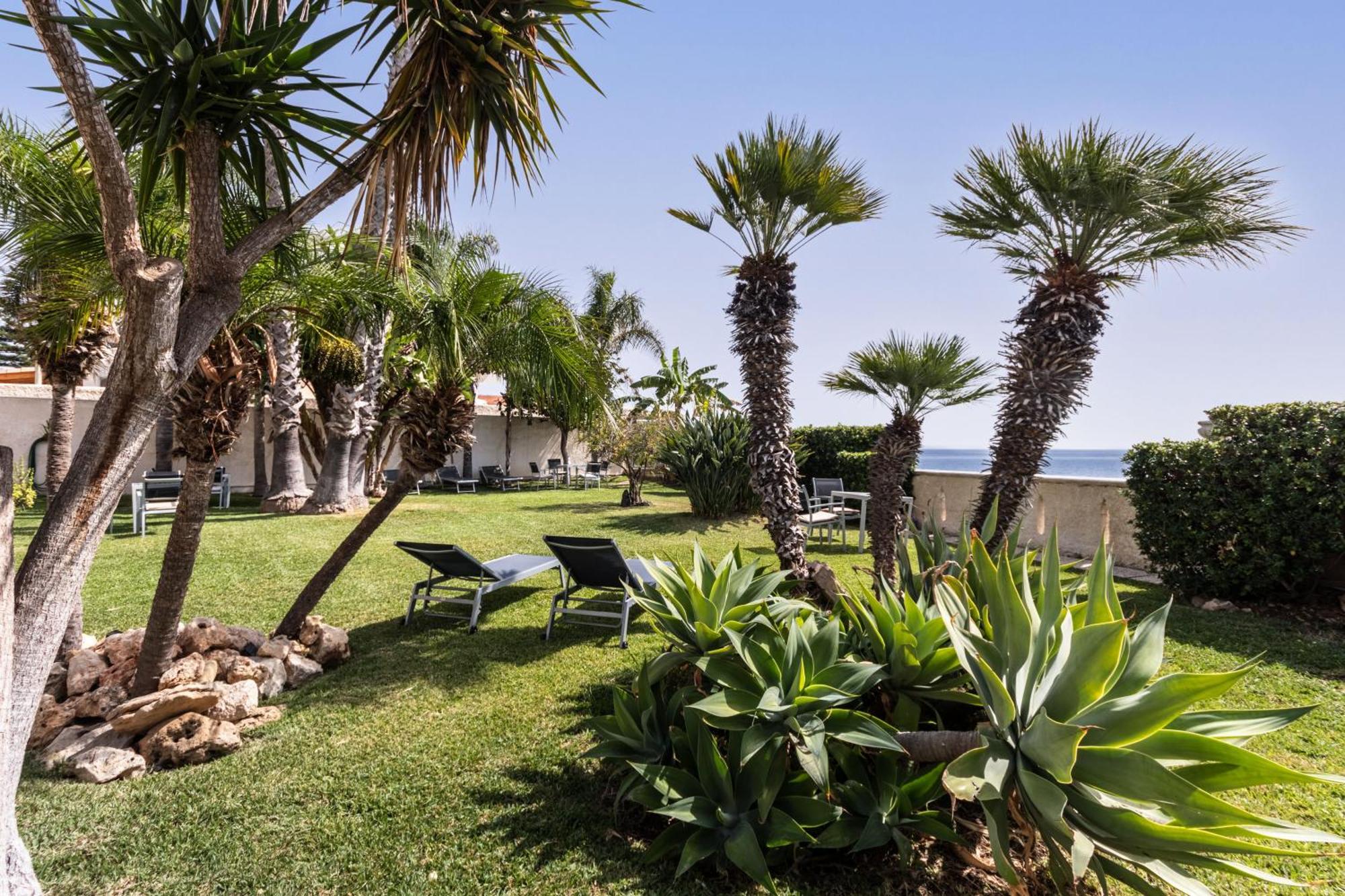 B&B La Terrazza Sul Mare アヴォラ エクステリア 写真