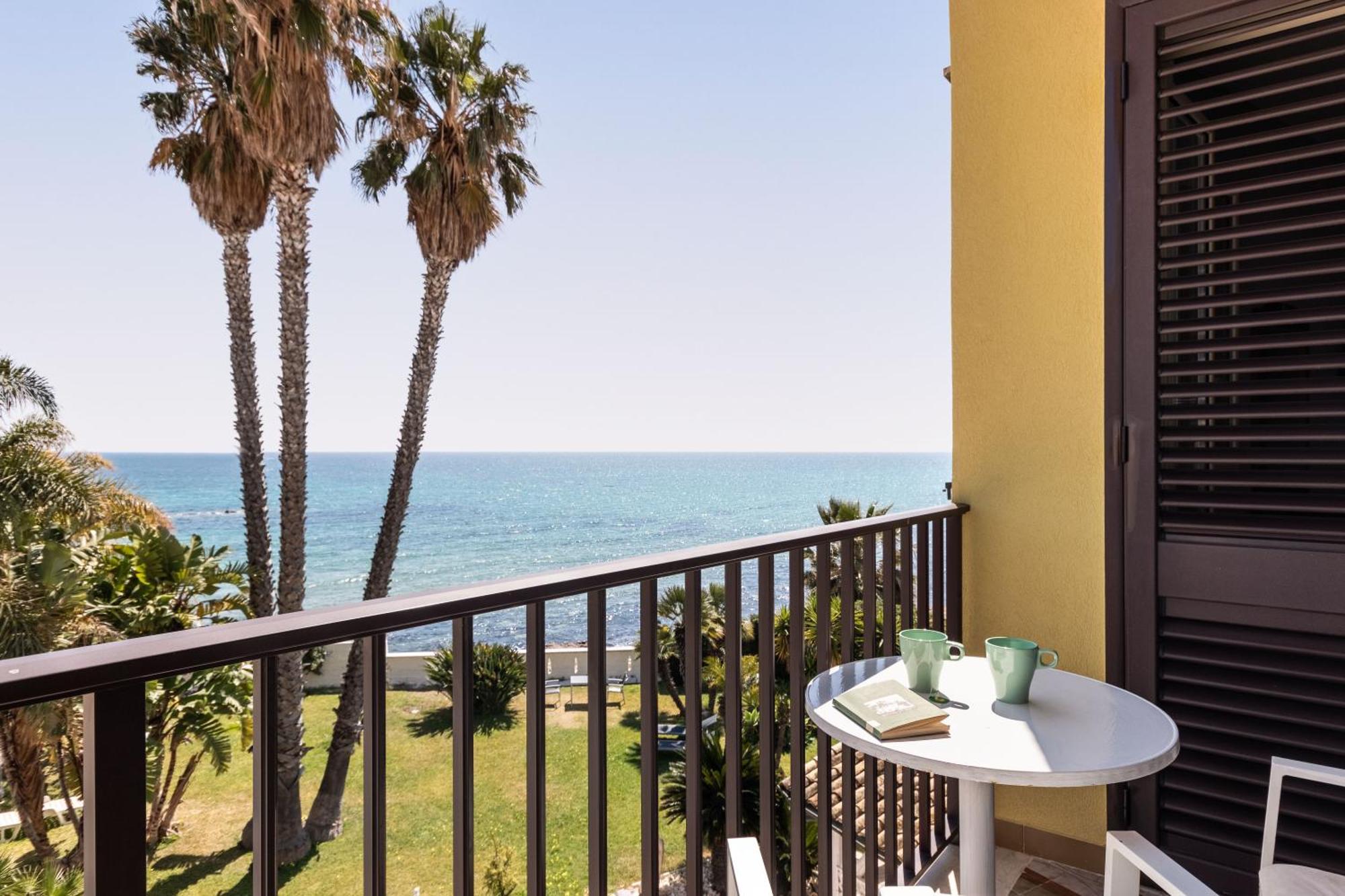 B&B La Terrazza Sul Mare アヴォラ エクステリア 写真