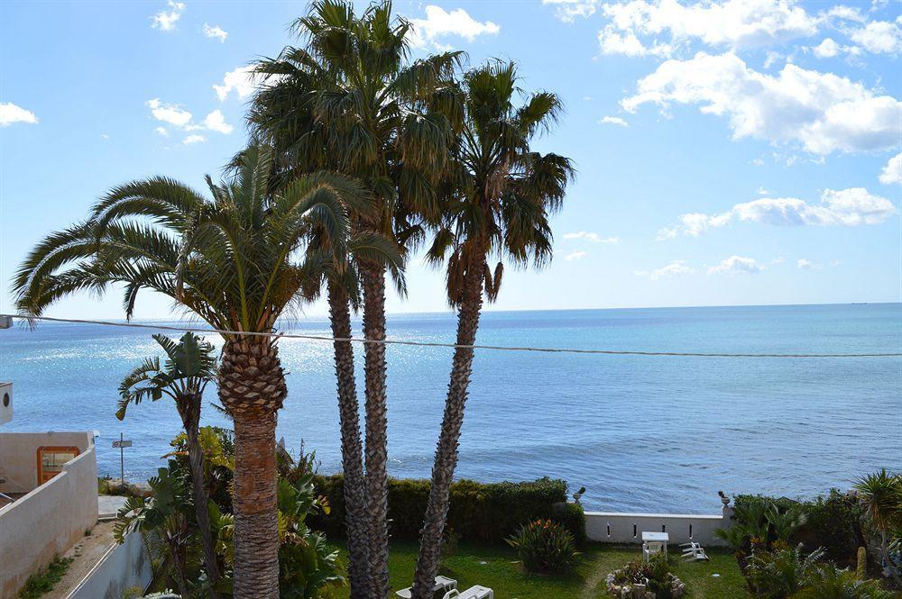 B&B La Terrazza Sul Mare アヴォラ エクステリア 写真