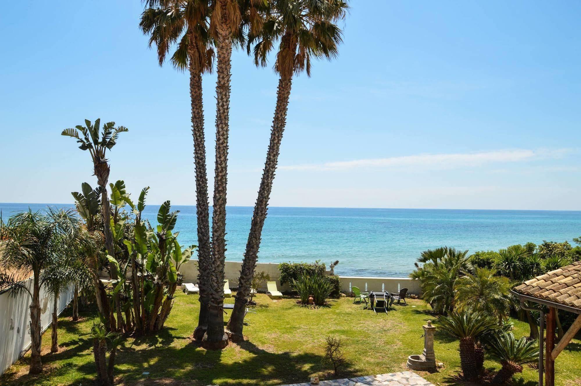 B&B La Terrazza Sul Mare アヴォラ エクステリア 写真
